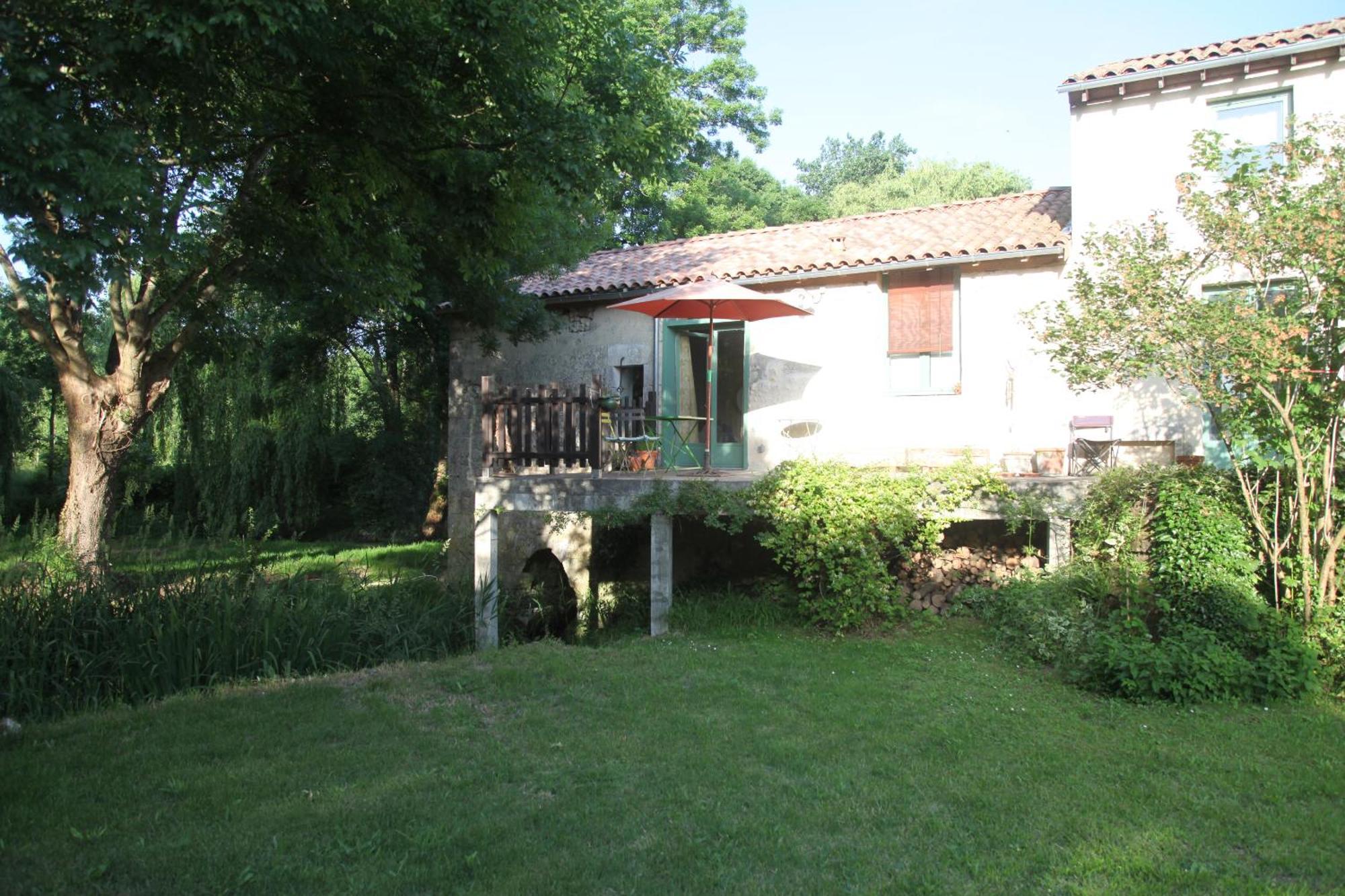 Ancien Moulin A Eau Sur La Seugne Apartman Mosnac  Kültér fotó