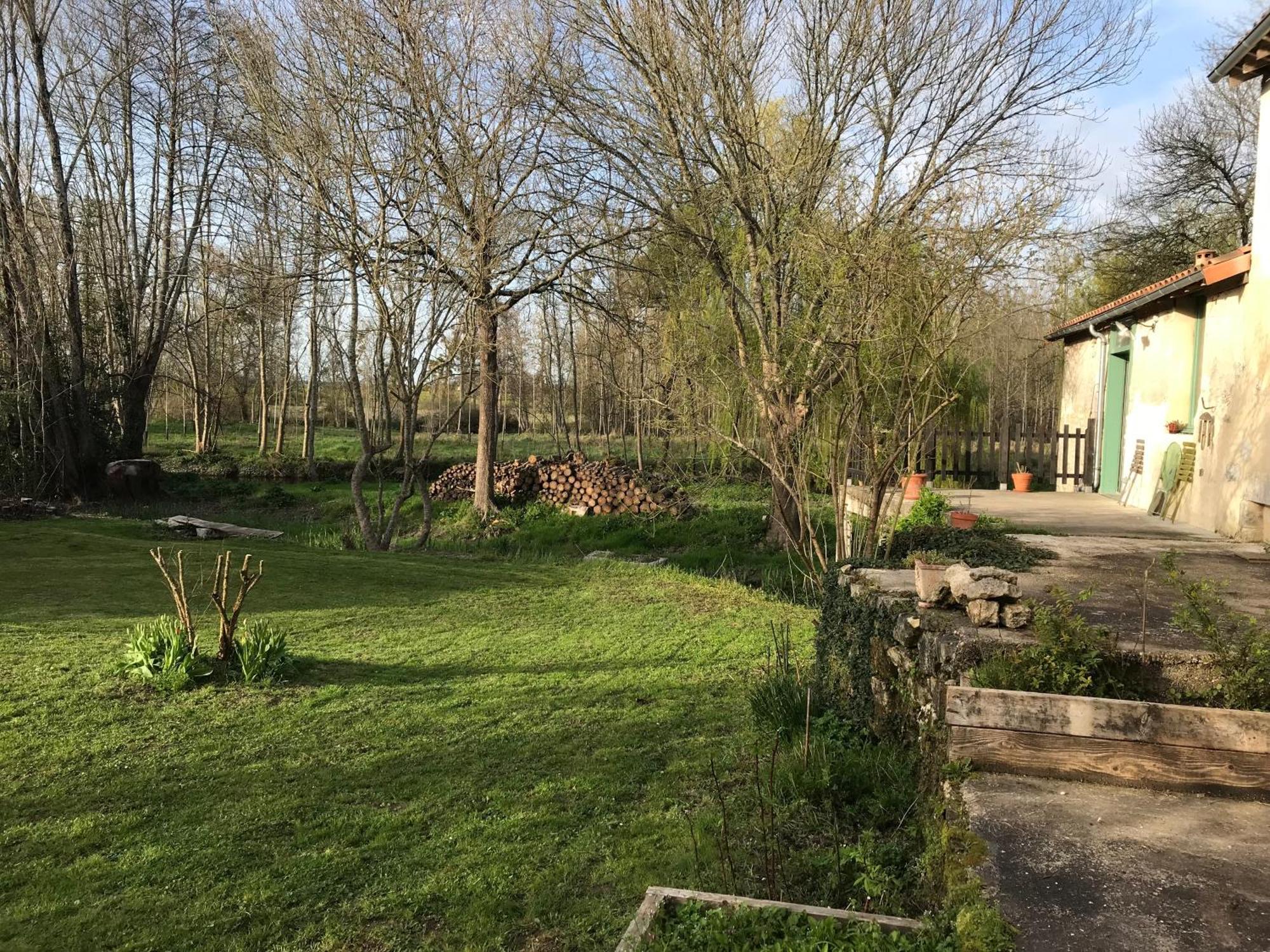 Ancien Moulin A Eau Sur La Seugne Apartman Mosnac  Kültér fotó